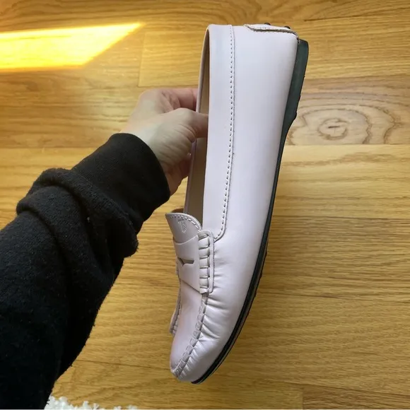 TOD'S light pink leather loafers