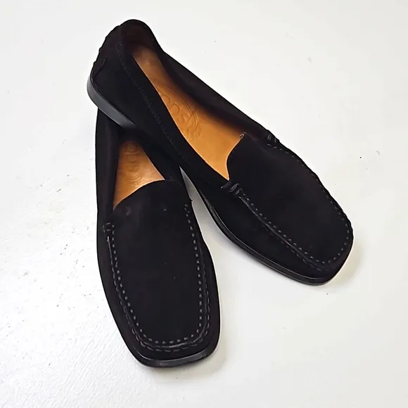 Tod's  loafers