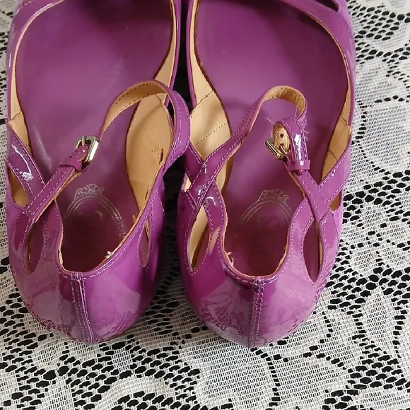 Tod's Purple Flats with Decorative Cutouts