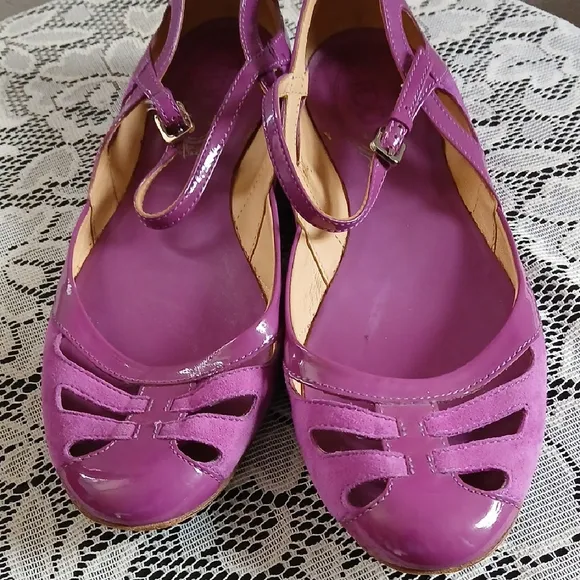 Tod's Purple Flats with Decorative Cutouts