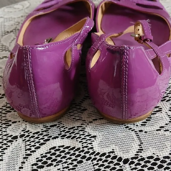 Tod's Purple Flats with Decorative Cutouts