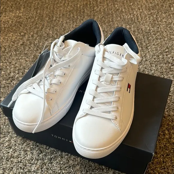 Tommy Hilfiger White Sneakers Minimalist Design
