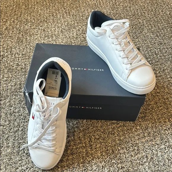 Tommy Hilfiger White Sneakers Minimalist Design