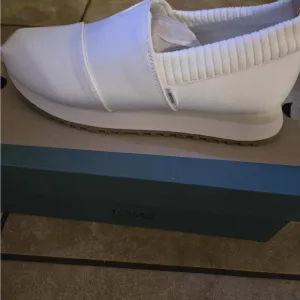Toms Women's White Sneakers