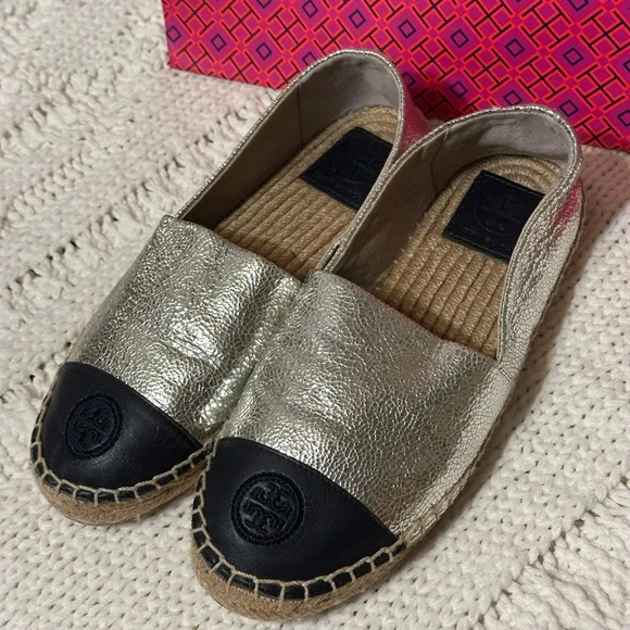 Tory Burch 6.5 leather espadrilles slip on sneaker shoe metallic silver navy tan
