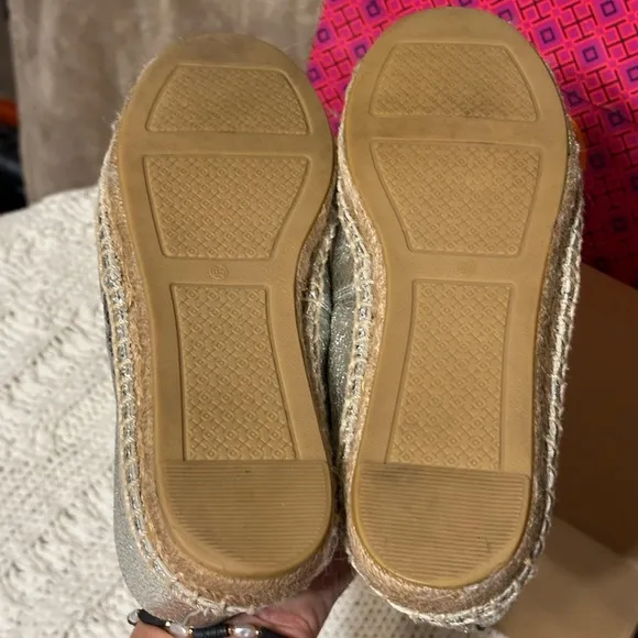 Tory Burch 6.5 leather espadrilles slip on sneaker shoe metallic silver navy tan