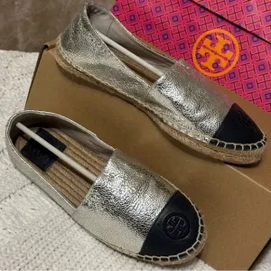 Tory Burch 6.5 leather espadrilles slip on sneaker shoe metallic silver navy tan