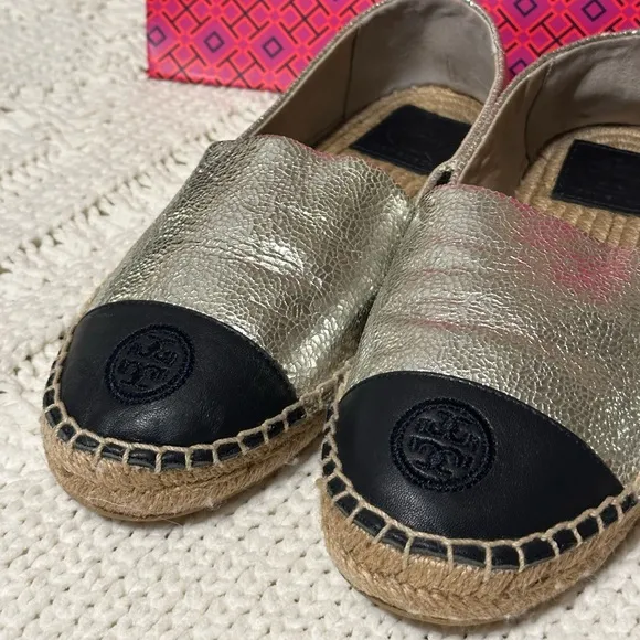 Tory Burch 6.5 leather espadrilles slip on sneaker shoe metallic silver navy tan