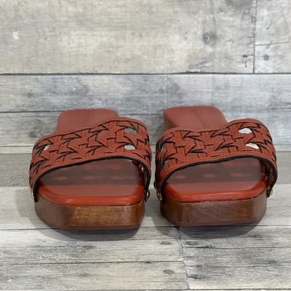 TORY BURCH Basket Weave Leather Clog Sandals - SZ - 8 .US Brick Red (red brown)