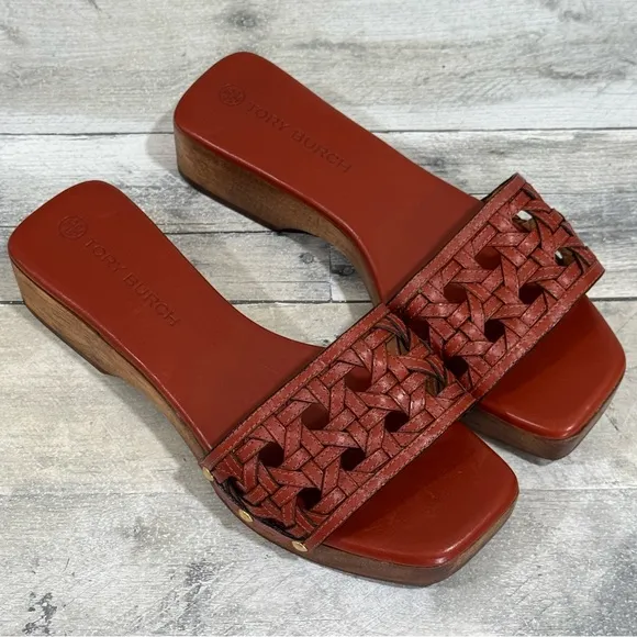 TORY BURCH Basket Weave Leather Clog Sandals - SZ - 8 .US Brick Red (red brown)