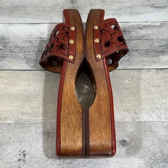 TORY BURCH Basket Weave Leather Clog Sandals - SZ - 8 .US Brick Red (red brown)