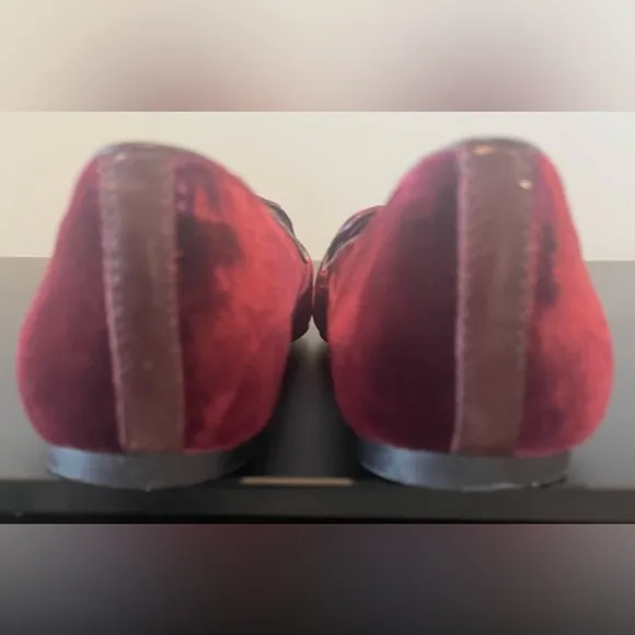 Tory Burch Burgundy Velvet Acorn Charm&quot;Smoking Slippers&quot; Loafers sz. 6.5