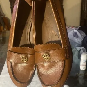 TORY BURCH penny loafers  Brown Leather Loafers Sz 10M
