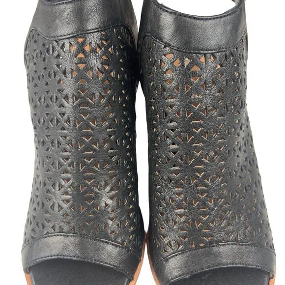 TRASK LASER CUT LEATHER SLINGBACK HEELED SANDALS IN BLACK NWOB WOMEN'S SIZE 8