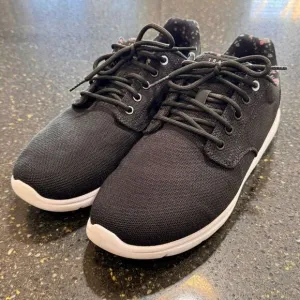 Travis Mathew the Daily 2.0 Black Mesh Sneakers. Size 11.