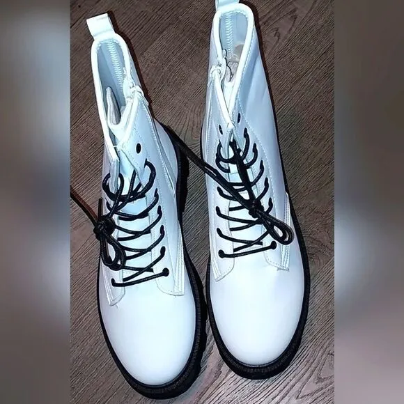 Trendy white Platform Lug Sole Combat  Boots sz 11