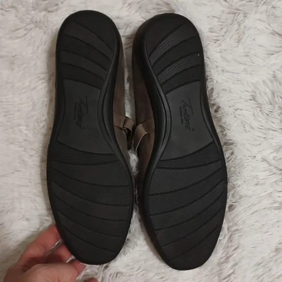 Trotters Della Brownish-Gray Casual Leather Ballet Flats Elastic Straps Sz 10½W