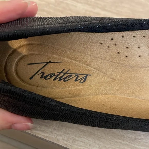 TROTTERS NWOT Women’s Size 6WW &quot;Sizzle Signature&quot; Black Shimmery Ballet Flat