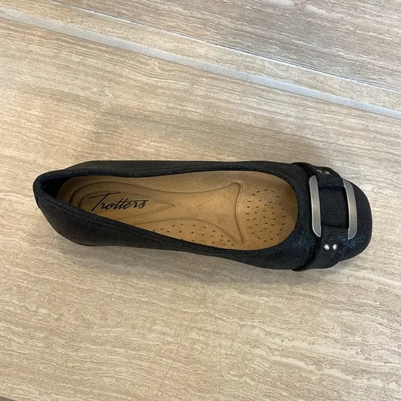 TROTTERS NWOT Women’s Size 6WW &quot;Sizzle Signature&quot; Black Shimmery Ballet Flat