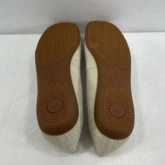 Trotters Sizzle Ballet Flats- Off White- Size 6.5 N- NIB