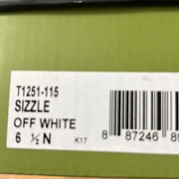 Trotters Sizzle Ballet Flats- Off White- Size 6.5 N- NIB
