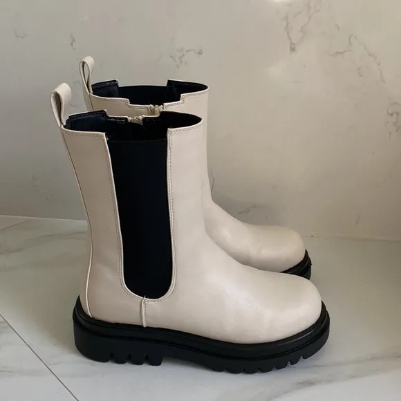 Truffle Collection Chelsea boots NWT- 5UK/7US