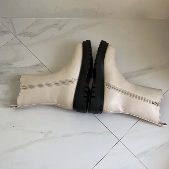 Truffle Collection Chelsea boots NWT- 5UK/7US