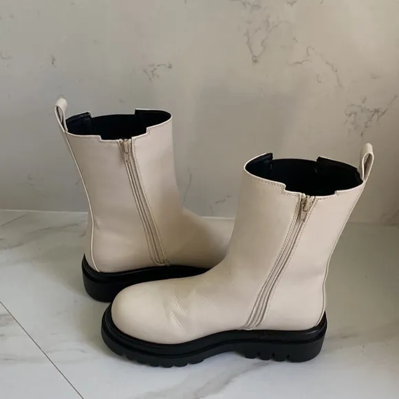 Truffle Collection Chelsea boots NWT- 5UK/7US