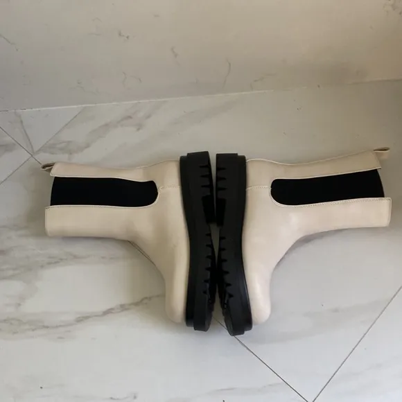 Truffle Collection Chelsea boots NWT- 5UK/7US
