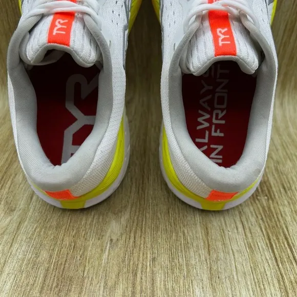 TYR RD-1 Runner Men's Size 8.5 White Yellow Athletic Running Shoes Sneakers