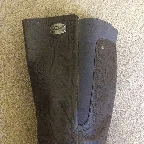 UGG Ashur Leather Knee Boots Like New!