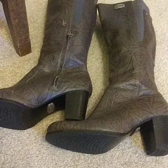 UGG Ashur Leather Knee Boots Like New!
