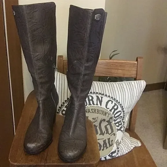 UGG Ashur Leather Knee Boots Like New!