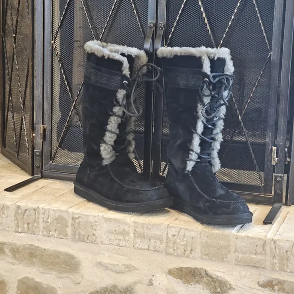 UGG Australia Tularosa Black Moccasin Lace-Up Boots w/Fur Lining Womens Size 8