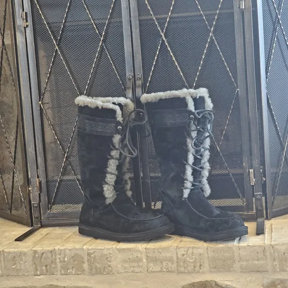 UGG Australia Tularosa Black Moccasin Lace-Up Boots w/Fur Lining Womens Size 8