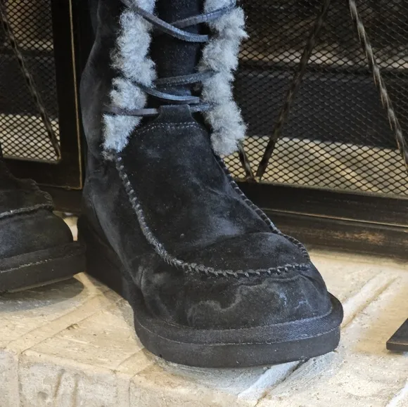 UGG Australia Tularosa Black Moccasin Lace-Up Boots w/Fur Lining Womens Size 8