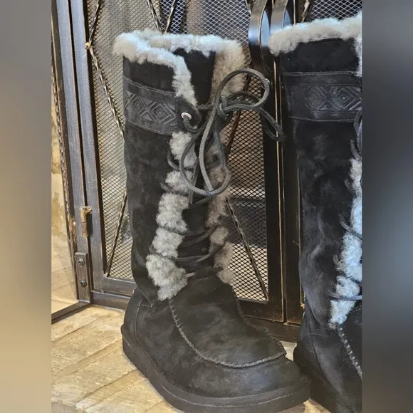 UGG Australia Tularosa Black Moccasin Lace-Up Boots w/Fur Lining Womens Size 8