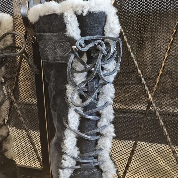 UGG Australia Tularosa Black Moccasin Lace-Up Boots w/Fur Lining Womens Size 8