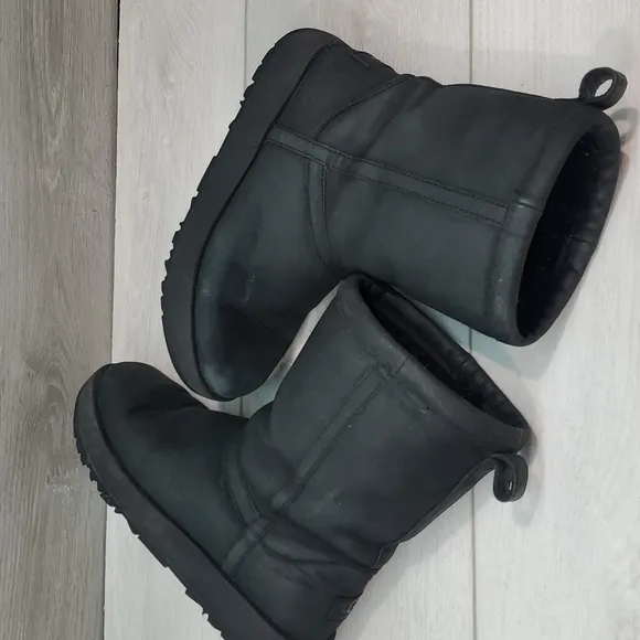 Ugg Australia Women Classic Short L Waterproof Leather Winter boots shoes sz 6