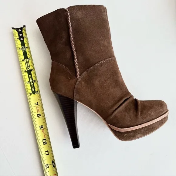 UGG Australia Women's &quot;Bianka&quot; Water Resistant Heeled Boots 7