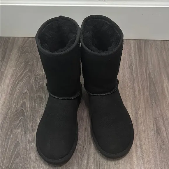 UGG Black Winter Boots Mid-Calf Sheepskin