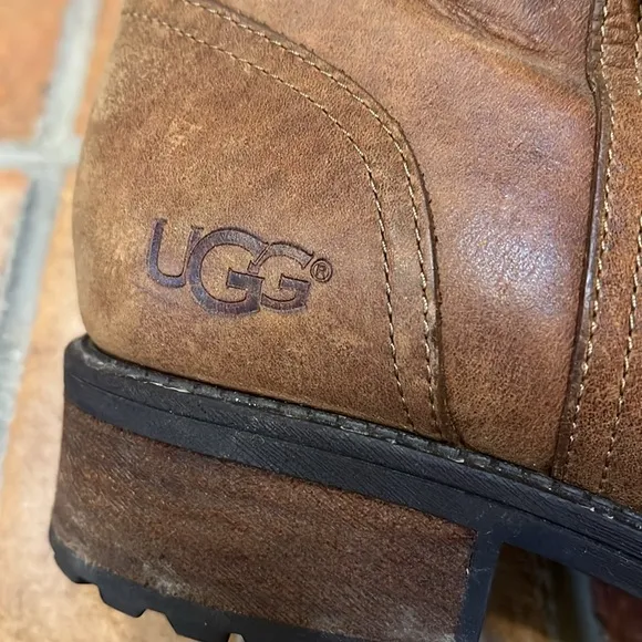 UGG Blayre Shearling Sherpa Cuff Buckle Chestnut Leather Zip Booties size 8