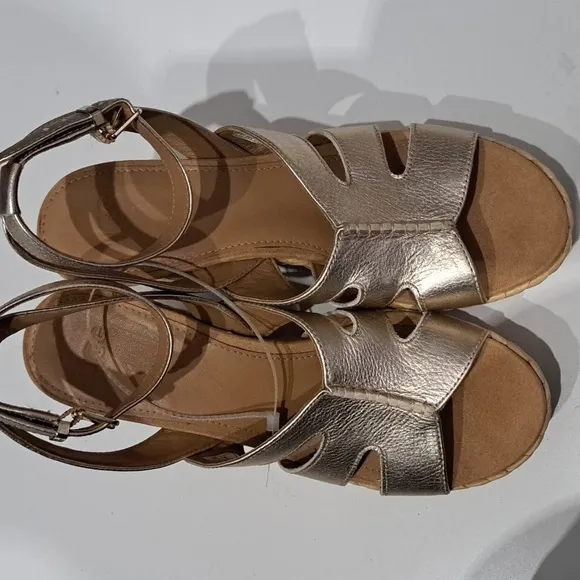 UGG Careena Leather Wedge Sandals