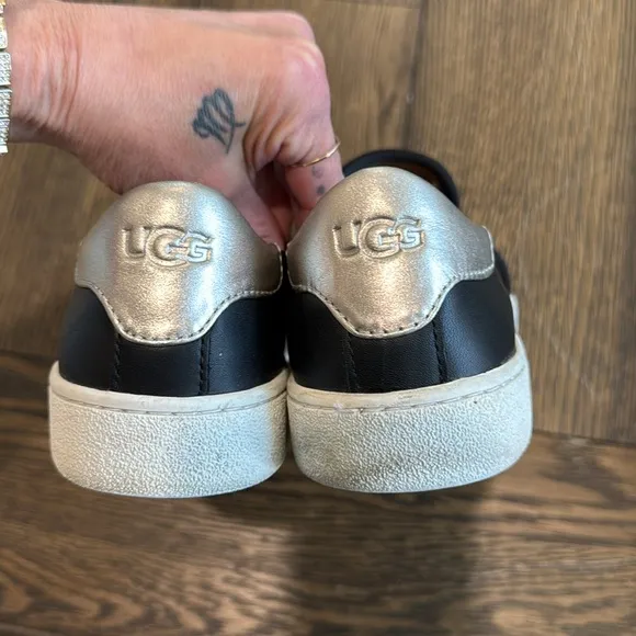 Ugg Cas Casual Sneakers Size 7.5 EUC