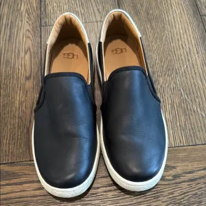 Ugg Cas Casual Sneakers Size 7.5 EUC