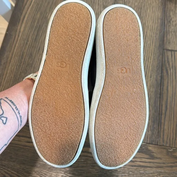 Ugg Cas Casual Sneakers Size 7.5 EUC