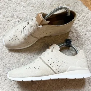 UGG: Cream 'Tye' Cream Suede Lace Up Lightweight Sneakers Size 10