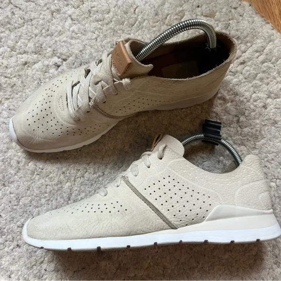 UGG: Cream 'Tye' Cream Suede Lace Up Lightweight Sneakers Size 10
