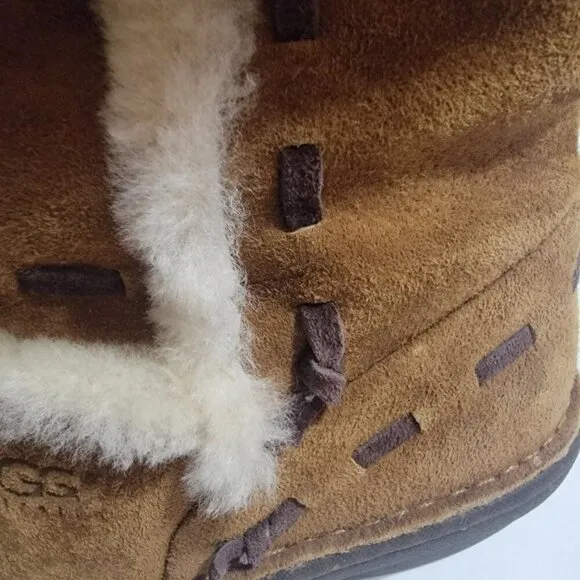 UGG | Elijo Sheepskin Shearling Cuff Short Leather Boots in Toast | 7