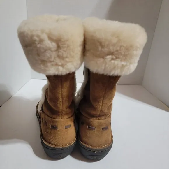 UGG | Elijo Sheepskin Shearling Cuff Short Leather Boots in Toast | 7